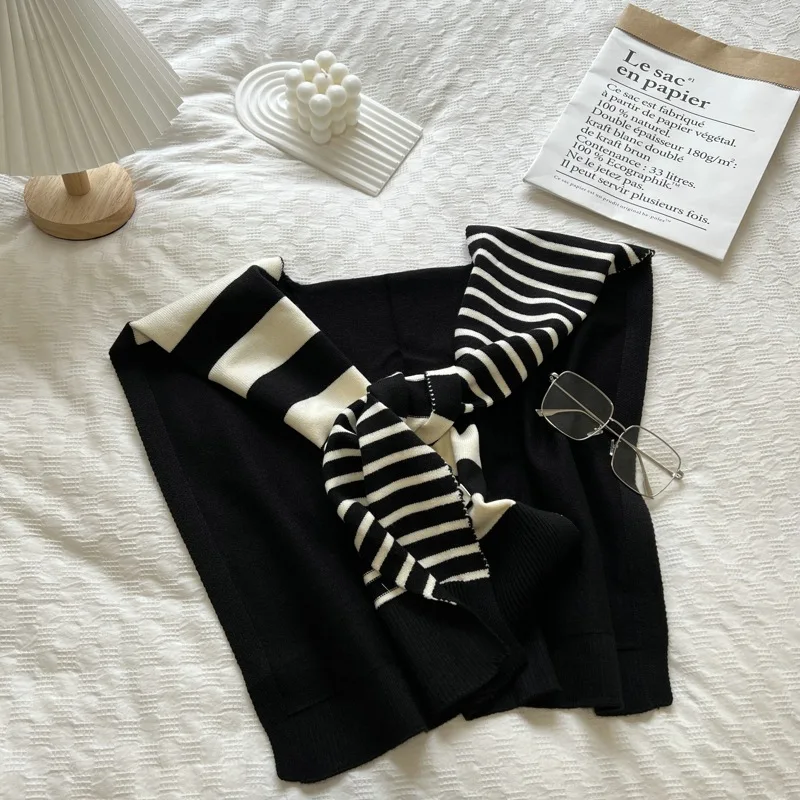 Women'S Fashion Website - Xale listrado de malha preto e
