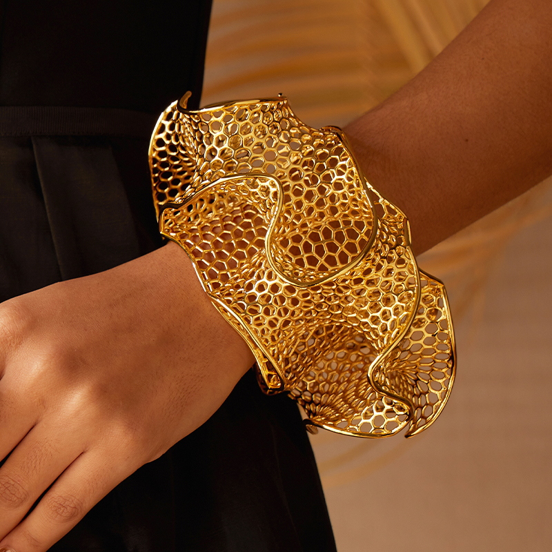 Pulseira de cor dourada com de - Women'S Fashion Website avaliação e preço
